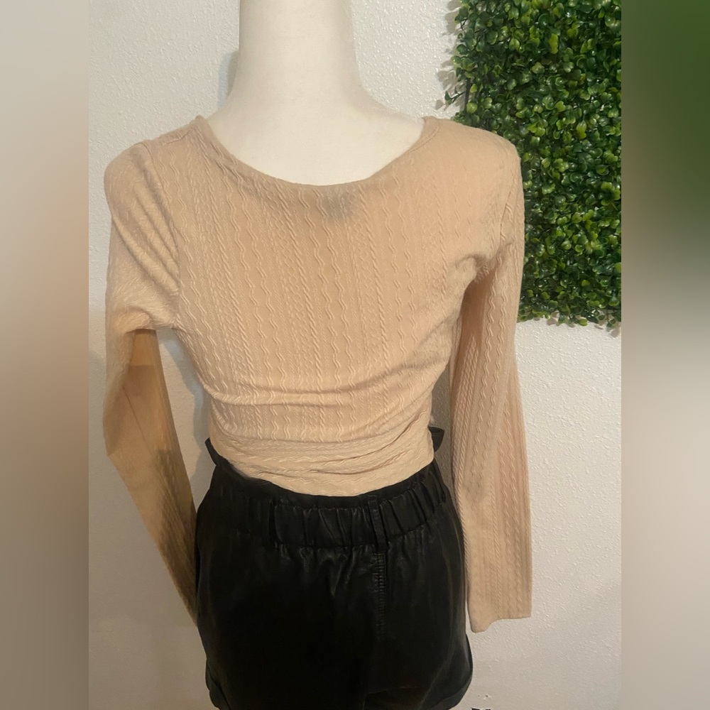 Cream top - Picture 2 of 2